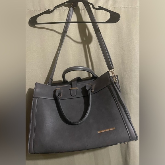 Dasein Purse . Grey. Perfect shape with coin purse. - Picture 1 of 12